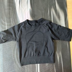 Lululemon open-back, half-sleeve cropped Swiftly